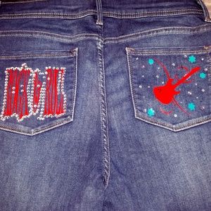 Skinny Jeans Rock & Roll Guitar
